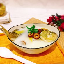 山楂鲫鱼汤#520，美食撩动TA的心！#