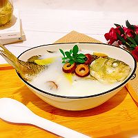 山楂鲫鱼汤#520，美食撩动TA的心！#的做法图解8