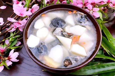 乌鸡炖山药